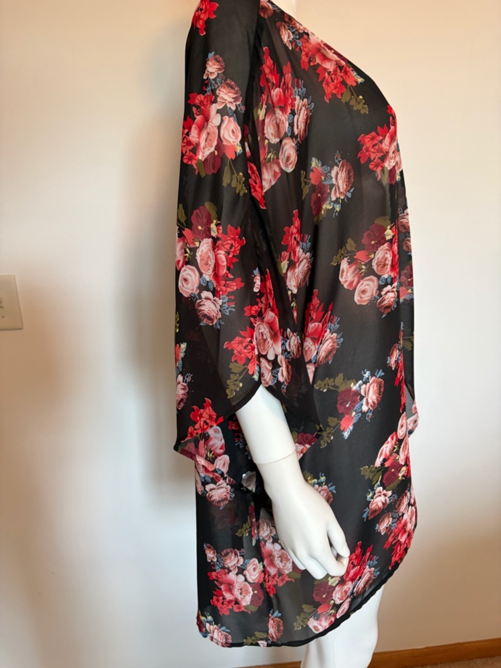#658 Women's Floral Sheer Kimono Cardigan - Black with Red & Pink Roses - Picture 7 of 8